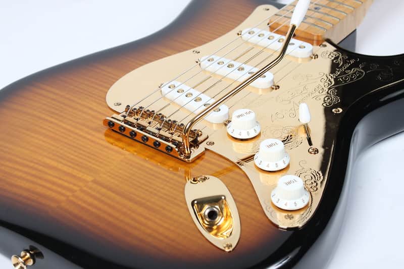 Fender Diamond Dealer Custom Shop Limited Edition 40th Anniversary Stratocaster Flamed 2-Color Sunburst with Gold Hardware 1994 image 2