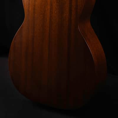 1974 Martin 00-16C image 3