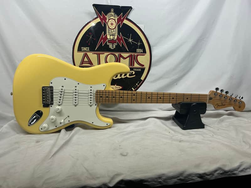 Fender Player Stratocaster with Maple Fretboard