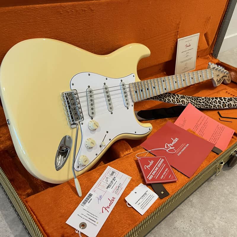 2025 Fender Yngwie Malmsteen Artist Series Signature Stratocaster with Maple Fretboard 2007 - Present - Vintage White