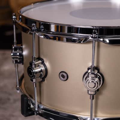 DW- DRPT6514SSGT- DW  Performance Series Snare Drum 6.5x14 Hard Satin Lacquer - Gold Mist image 5