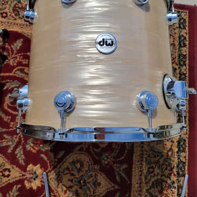 DW Collector's Series VLT 4 Piece Drum Shell Pack W/ Bags 13/16/18/24 - Creme Oyster (C013-8) image 14