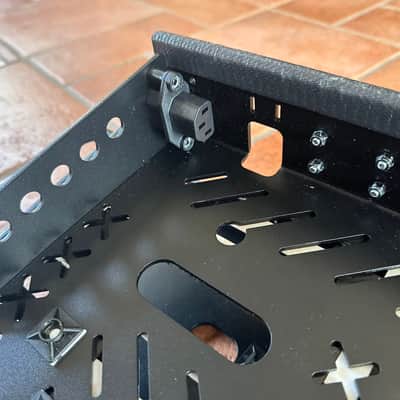 Looperwerk Pedalboard, 2 Ebenen und unterhalb ist auch Platz image 4