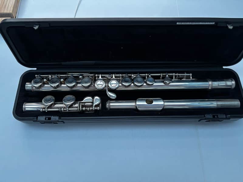 Yamaha 211 Flute – Recently Serviced – Fully Working – Case & Carrier Bild 1