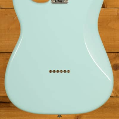 Fender Tom DeLonge Stratocaster - Rosewood - Daphne Blue image 2