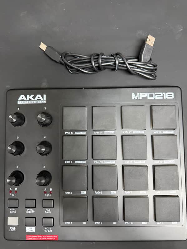 Akai MPD218