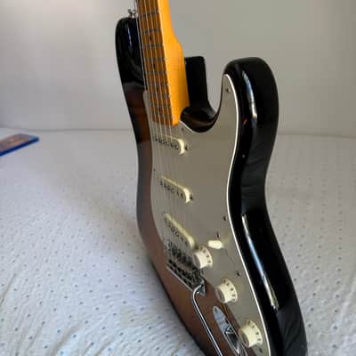Fender Eric Johnson Stratocaster Maple Fingerboard 2018 - 2 Color Sunburst image 7