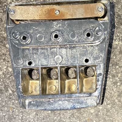 Allparts BB-0316-010 Rickenbacker Bass Bridge and Tailpiece Assembly image 2