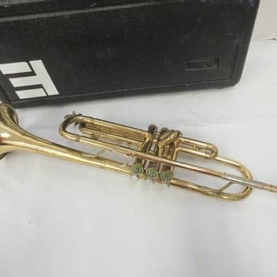 Bach Selmer Bundy Trumpet, USA,  w/ case & mouthpiece, good playing condition image 4