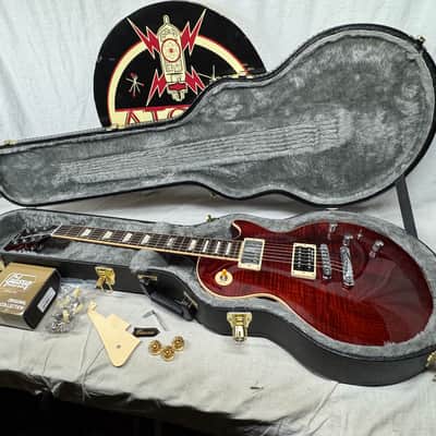 Gibson Les Paul Classic Guitar with Case 2014 image 1