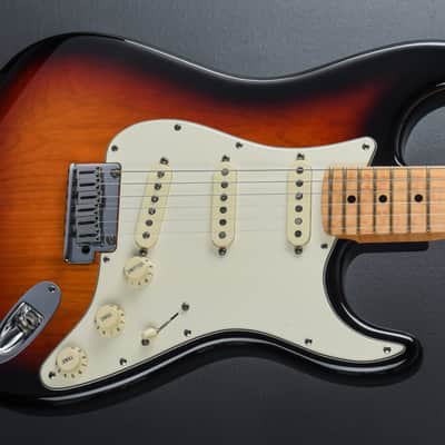 Fender Custom Shop USED Custom Classic Stratocaster "V" Neck - 3-Color Sunburst '08 image 1