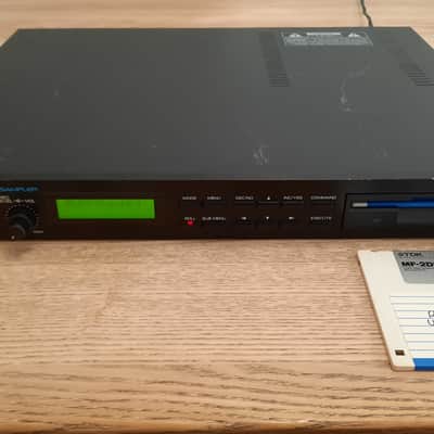 Roland S-330 Digital Sampler 1987 - 1988 - Black