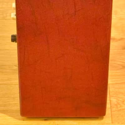 SUPER RARE OAHU 1x8 COMBO IN VERY RARE CUSTOM ORDERED STUNNING RED MOTS FINISH -SUPRO SPECTATOR/COMET/YELLOW SUNSHINE CIRCUIT BUT BETTER, w/12AX7 PRE(very rare version), not lower gain 6SL7 pentode-LOOK!! image 4