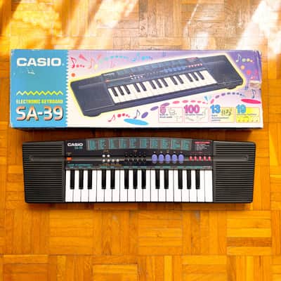 Casio SA-39 Tone Bank (Taiwan, 1997) - Vintage 32-Keys Mini Keyboard Synthesizer with original Box! Rare! image 13