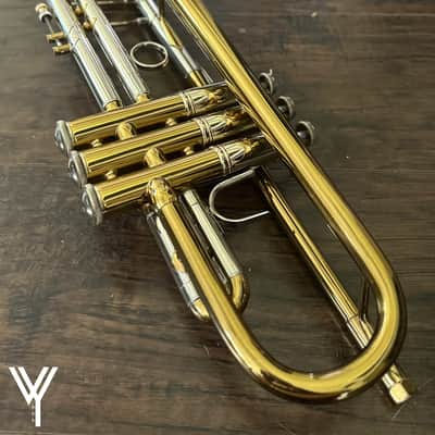 Bach 43* Corporation Bb Trumpet 1975 - Lacquer image 2