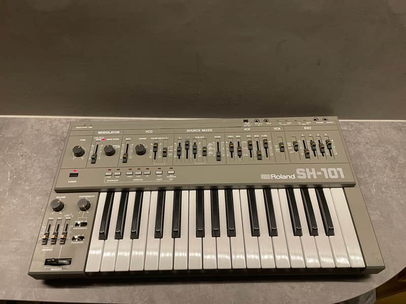 Roland SH-101 32-Key Monophonic Synthesizer 1982 - 1986 - Gray image 1