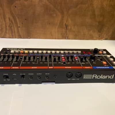 Roland JU-06A Boutique Series Synthesizer Module 2019 - Present - Black image 3