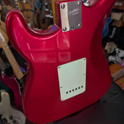 Squier Classic Vibe 60s Stratocaster Candy Apple Red image 4