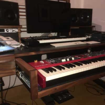 Sound Construction Supply SCS Keyboard 61 Studio Desk Black/Walnut image 11