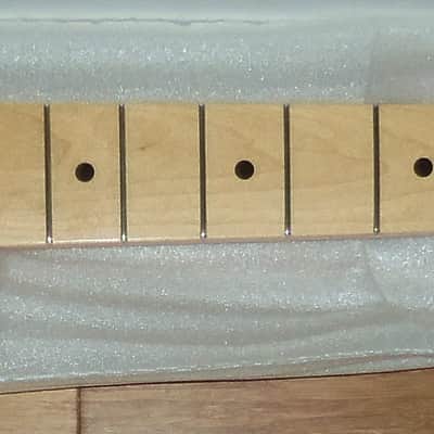 Fender® Japan Traditional II 50`s Strat Maple Neck~21 Frets~9.5" Radius~"U" Profile~New image 2