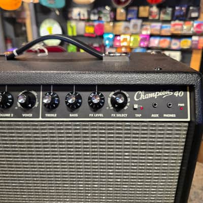 Fender Champion 40 2-Channel 40-Watt 1x12" Guitar Practice Amp 2013 - 2024 - Black image 4
