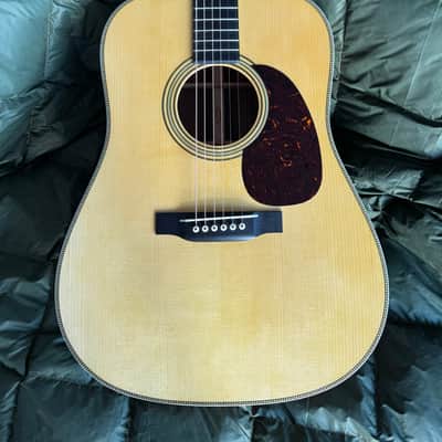 Martin  HD-28V Custom Shop 2021 - Adirondack/Premium Guatemalan image 5