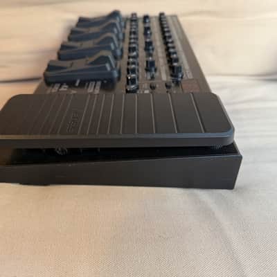 BOSS ME-90 Multi-Effects Processor with BOSS CB-BM-M Carrying Case and PSA-120S Power Supply image 5