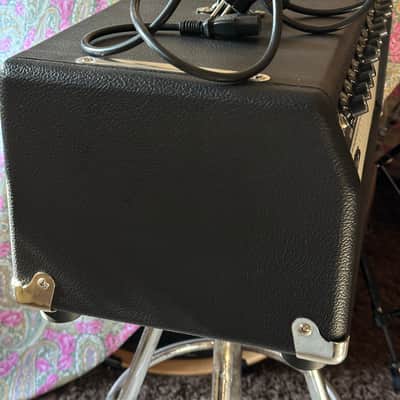 Fender Bassman 800 2-Channel 800-Watt Hybrid Bass Amp Head 2016 - Present - Black image 5