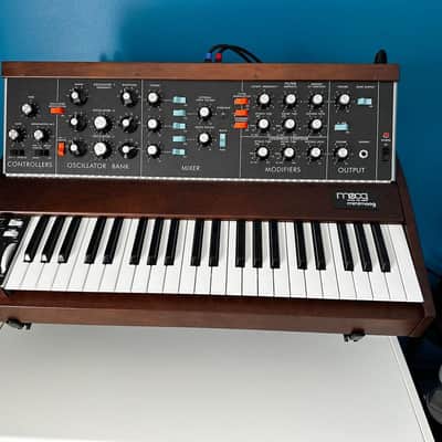 Moog Minimoog Model D Reissue 44-Key Monophonic Synthesizer (2022) 2022 - Present Black / Wood image 1