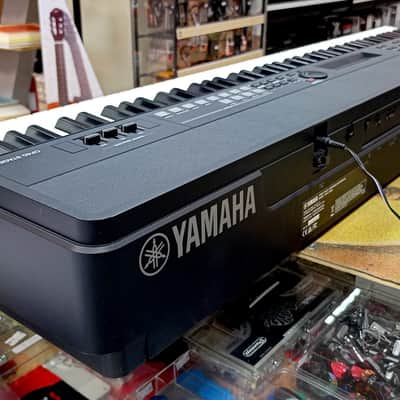 Yamaha CP40 Stage - Pianoforte Digitale 88 tasti pesati image 5