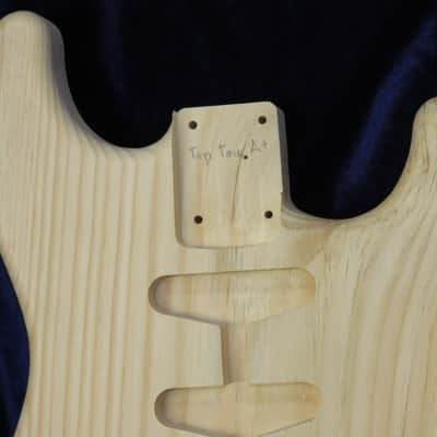 1 Piece 40yr Aged Pine Strat Style body - 3lbs 3oz #3674 *IMPORT CHARGES INCLUDED image 3