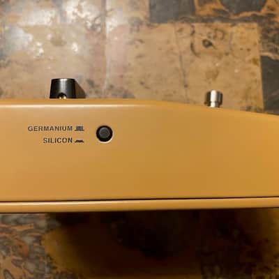 JHS Ross Distortion 2023 - Tan (with Battery Clip Added!) image 4