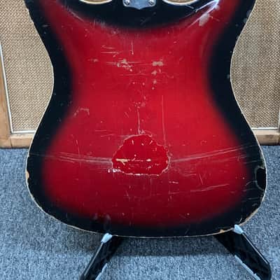 Royal Artist  Bass 60’s Red Sunburst image 13