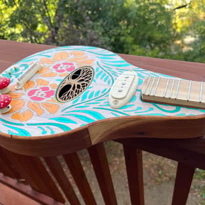 Anatolian Newt microtonal electric dulcimer - hand painted image 9
