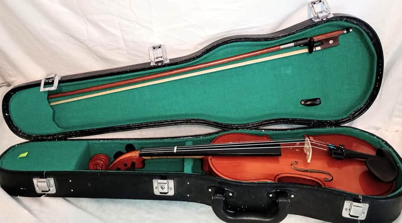 Unmarked 1/2 VIOLIN WITH BOW & CASE - Natural Gloss image 1