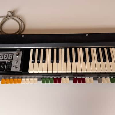 Roland SH-2000 Vintage Analog Monophonic Synthesizer