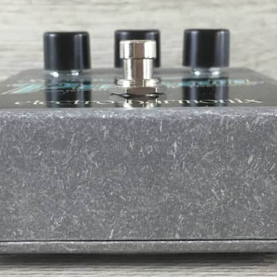 Electro Harmonix Stereo Pulsar Tremolo image 10