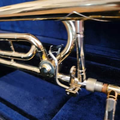 King Cleveland 605 F Trigger Trombone Gold Brass With Mouth Piece And Case image 4