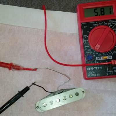 FENDER STRATOCASTER PICKUP 1978 Grey Bottom, meter read 5.81 image 1