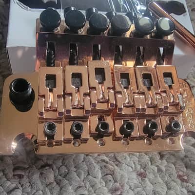 Floyd Rose FRTS3100 Special Series Tremolo Kit with R2 Locking Nut - Rose Gold image 2