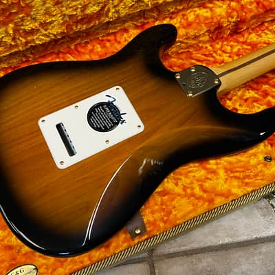 2005 Fender 50th Anniversary American Deluxe Stratocaster Sunburst image 7