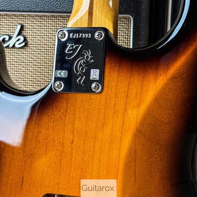 2016 Fender Eric Johnson Stratocaster 2 Tone SB image 13