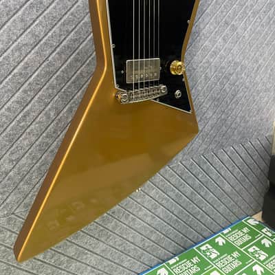 Gibson Melody Maker Explorer GOLD TOP?!! One of a Kind SkunkWerx Custom! image 2