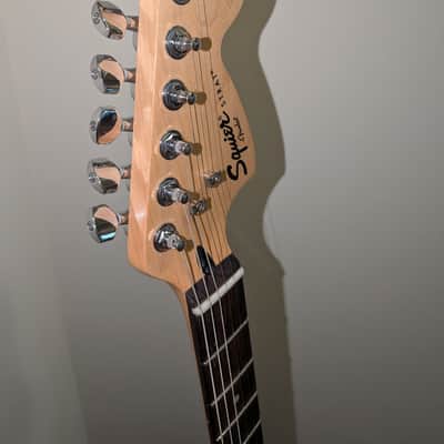 Squier Affinity Series Stratocaster with Rosewood Fretboard - Blue image 8