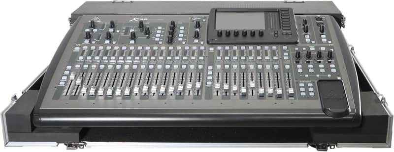 Behringer X32 40-Input 25-Bus Digital Mixing Console With Road Case image 1