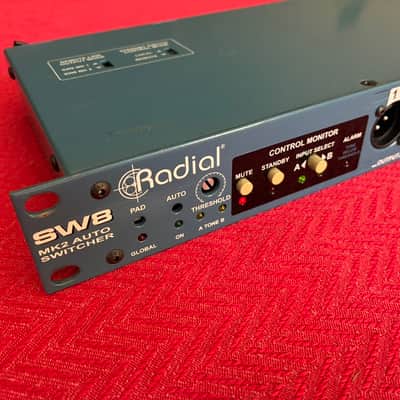 Radial SW8 MK2 8-Channel Passive Auto-Switcher + 2 Power Supplies ! image 2