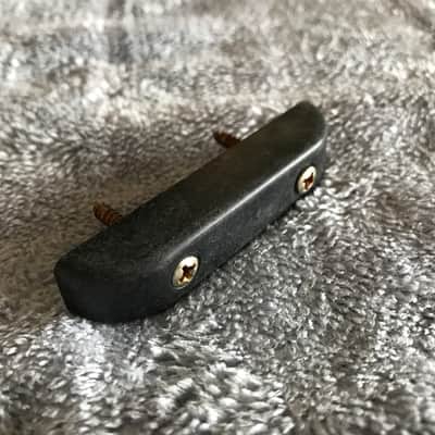 Real Life Relics Black Thumb Rest with Screws For Fender® Bass   [DM2]