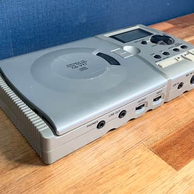 Tascam CD-VT1 Vocal Trainer / Portable CD Player image 3