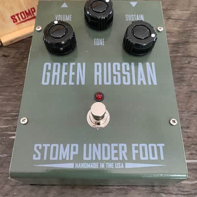Stomp Under Foot Green Russian Vintage w/ wooden box image 2
