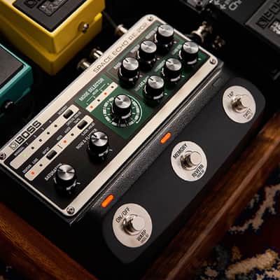 Boss RE-202 Space Echo Guitar Effects Pedal image 10